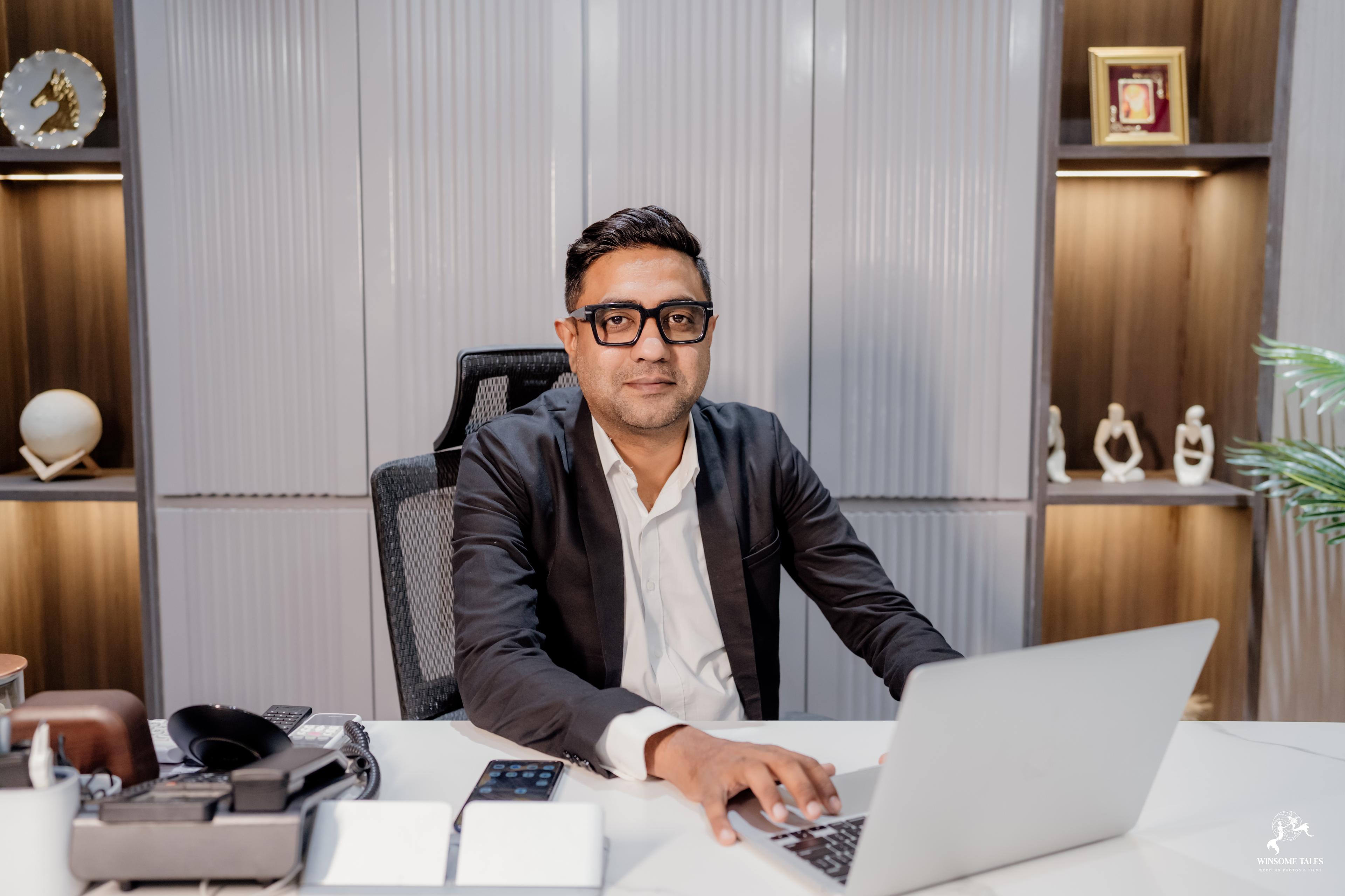 Sonu Bajaj - Director